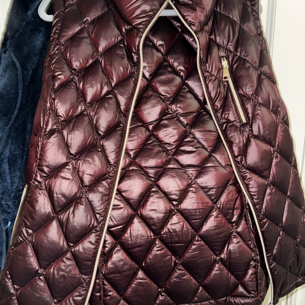 Burgundy calvin klein vest new without tags